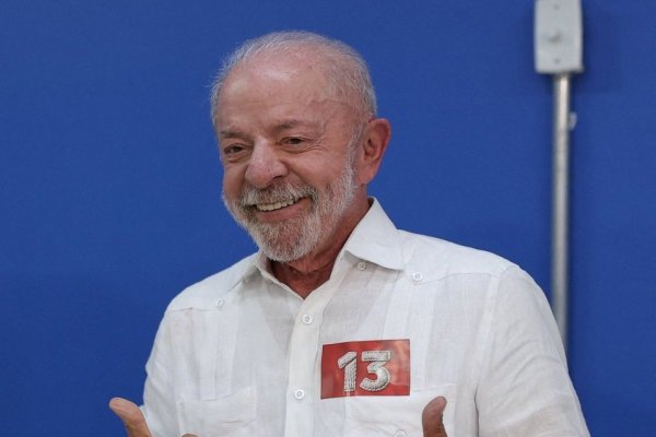 Sorpresa en Brasil: Lula derrota a Flávio Bolsonaro con diferencia de 3 puntos y se prepara para un cuarto mandato