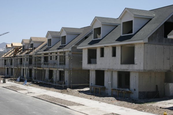 Gremio de la construcción alerta por el presupuesto del Minvu para 2027, que cambia el financiamiento de las viviendas sociales