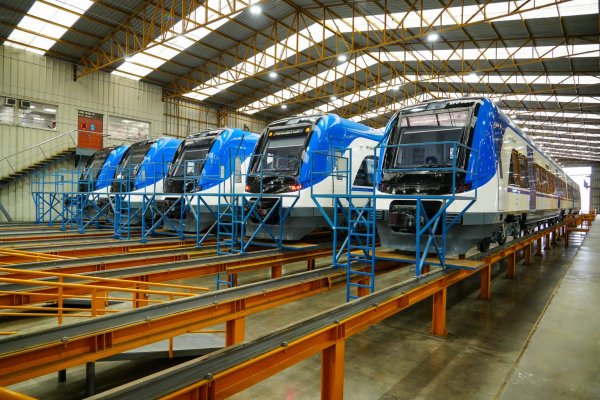 EFE recibe cuatro nuevos trenes para fortalecer servicios en la zona sur