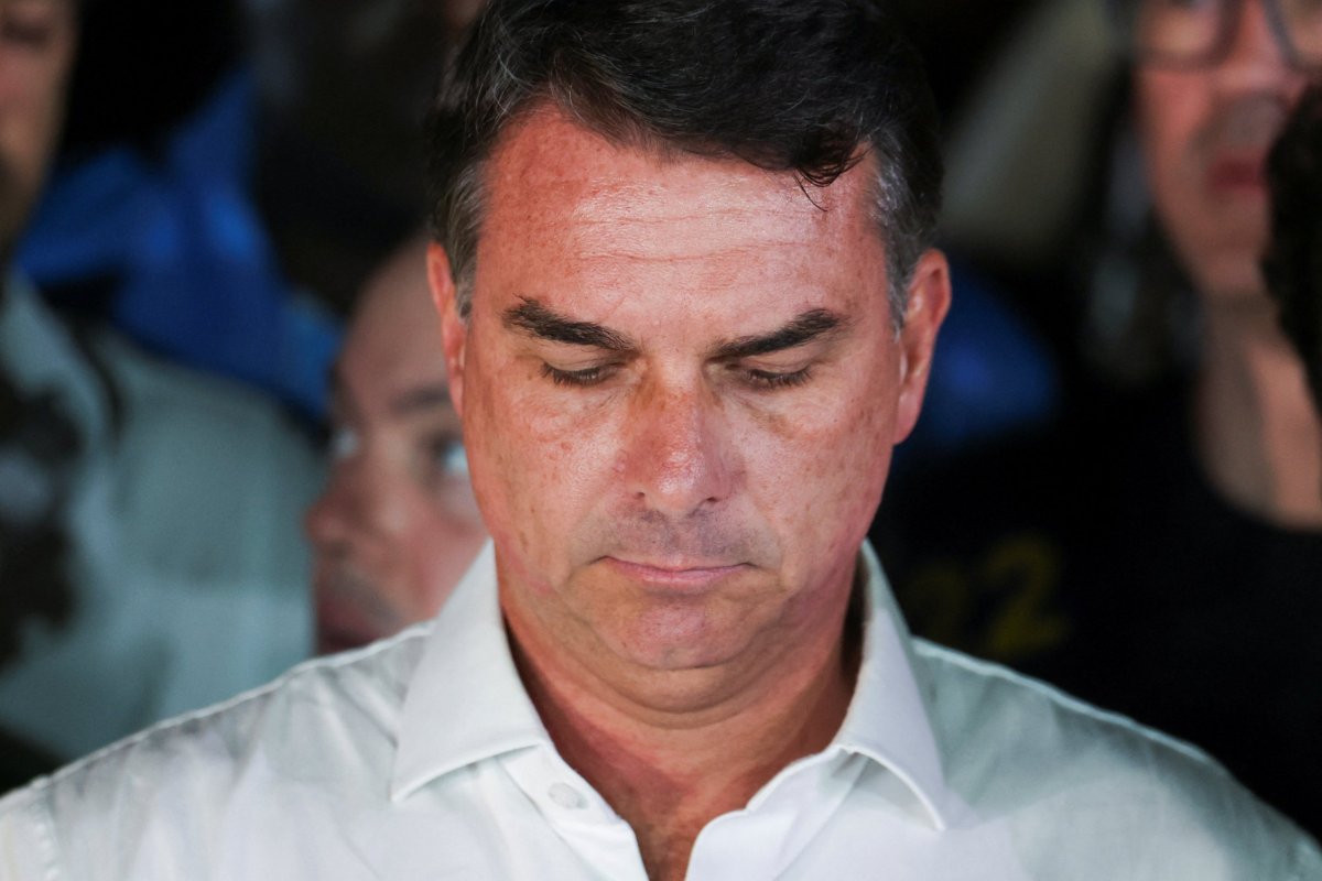 Policía de Brasil investiga presunta fuga de Flávio Bolsonaro con destino a EEUU tras su derrota electoral