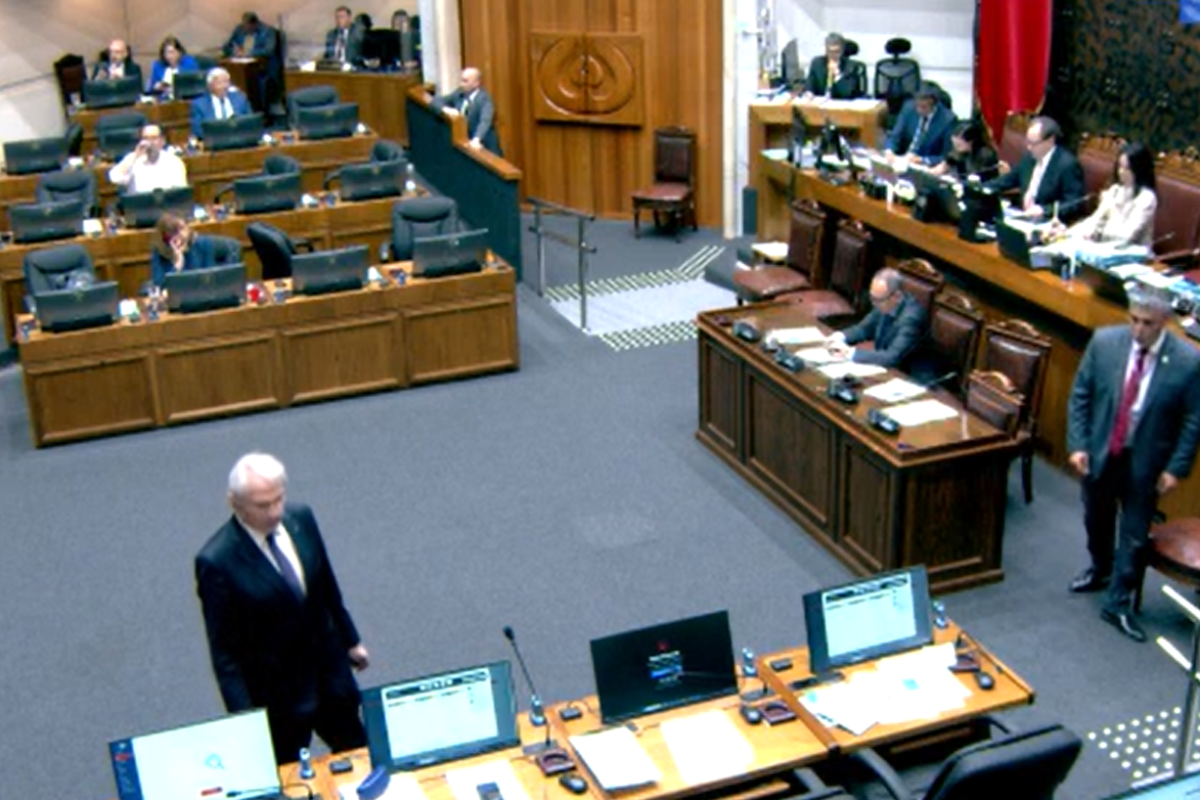 Por 33 votos a favor y 6 en contra, ahora la propuesta continuará su tramitación en la Cámara de Diputados.
