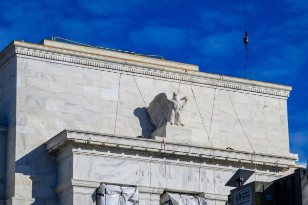 La Fed mantiene las tasas sin cambios pese a las presiones inflacionarias a una semana de las elecciones de mitad de término