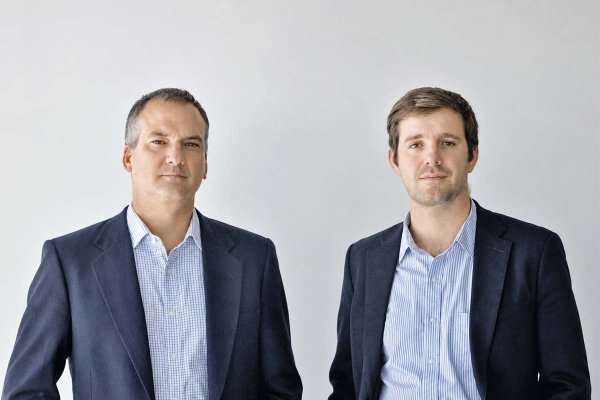 Juan Pablo Fell y Santiago Valenzuela lanzan boutique tributaria