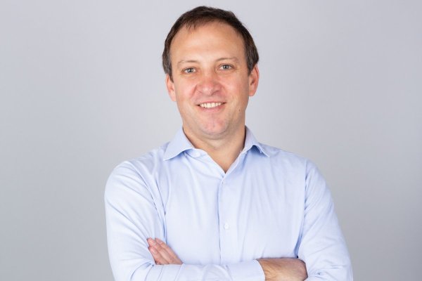 Alfonso Duval quedará a cargo del negocio para clientes institucionales.