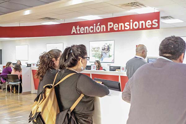 Ganancias de las AFP caen 18,2% a septiembre arrastradas por el menor resultado del encaje