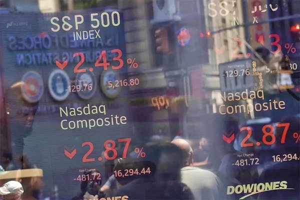 El Nasdaq cae casi un 3% y vive su peor mes desde el inicio de la guerra comercial de Trump